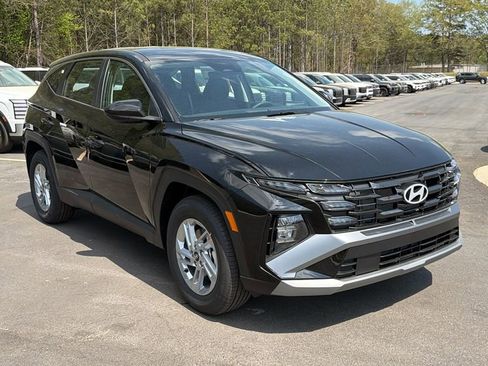 New 2026 Hyundai Tucson SE image 3