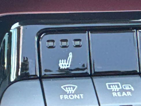 New 2025 Toyota Prius Plug-In Hybrid image 29