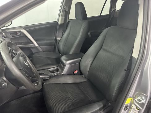 Used 2017 Toyota RAV4 LE FWD image 12
