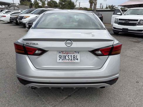 Used 2025 Nissan Altima 2.5 SV w/ SV Special Edition Package FWD image 3
