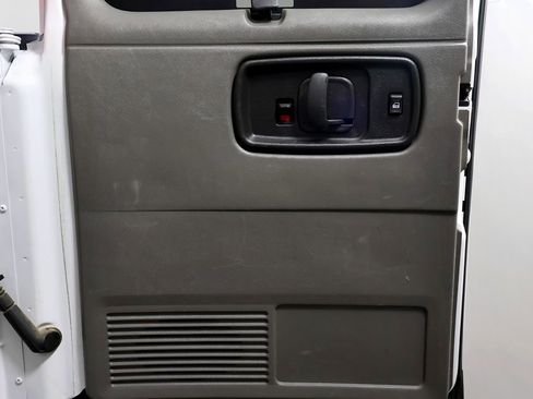Used 2016 Chevrolet Express 2500 LS RWD image 16