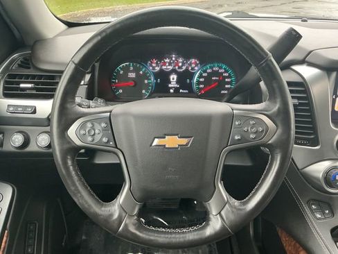 Used 2018 Chevrolet Suburban Premier AWD/4WD image 18