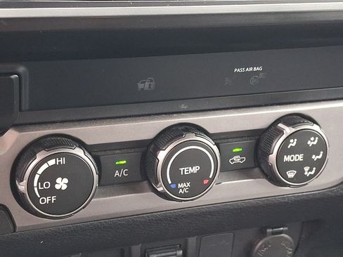 Used 2022 Toyota Tacoma SR w/ SR Convenience Package RWD image 16
