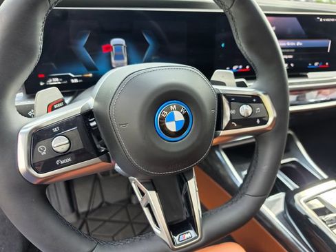 Used 2025 BMW 750e xDrive AWD/4WD image 25