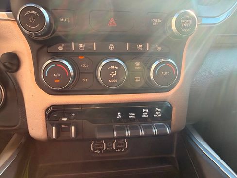 Used 2022 RAM 1500 Laramie AWD/4WD image 25