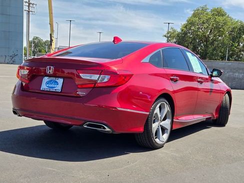 Used 2018 Honda Accord Touring image 4