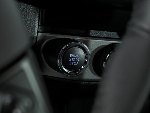 Used 2021 Toyota Tacoma TRD Off-Road AWD/4WD image 29