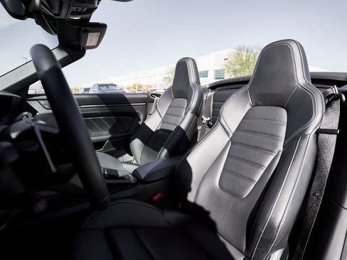 Used 2024 Porsche 911 Carrera GTS w/ Premium Package image 3