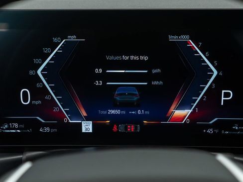 Used 2024 BMW 330e xDrive image 17