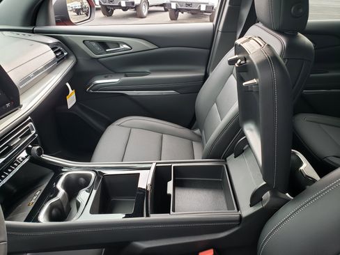 New 2026 Chevrolet Traverse LT w/ Midnight/Sport Edition image 29