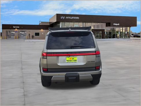Used 2025 Lexus GX 550 image 10