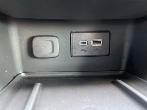 Used 2023 GMC Acadia SLE w/ Driver Convenience Package FWD image 24