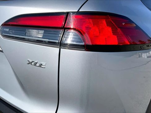 Used 2026 Toyota Corolla Cross XLE FWD image 30