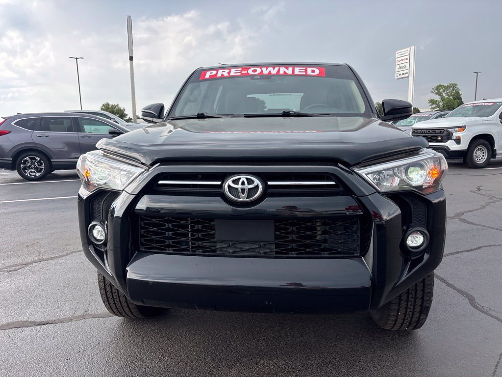 Used 2022 Toyota 4Runner SR5 AWD/4WD image 2