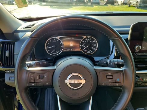 Used 2024 Nissan Pathfinder SV FWD image 20