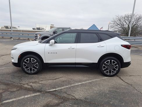 Used 2023 Chevrolet Blazer RS w/ Enhanced Convenience Package image 2