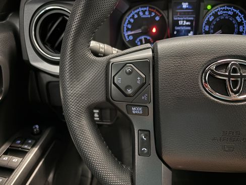 Used 2023 Toyota Tacoma TRD Off-Road w/ Technology Package AWD/4WD image 24