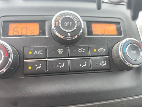 Used 2015 Nissan Frontier SV w/ SV Value Truck Package AWD/4WD image 22