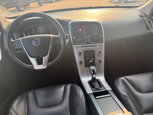 Used 2017 Volvo XC60 T5 Dynamic w/ Preferred Option Package FWD image 8