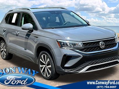 Used 2022 Volkswagen Taos SE w/ Panoramic Sunroof Package