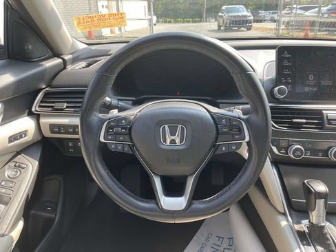 Used 2018 Honda Accord Touring image 14