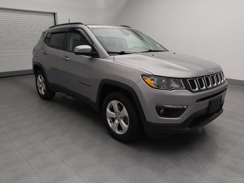 Used 2018 Jeep Compass Latitude w/ Cold Weather Group AWD/4WD image 11