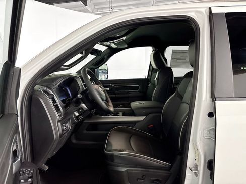 New 2026 RAM 2500 Laramie AWD/4WD image 11