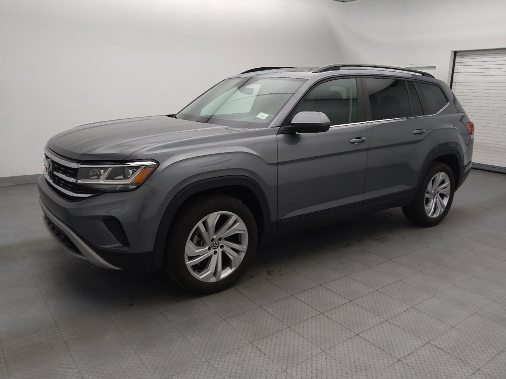 Used 2023 Volkswagen Atlas SE w/ Panoramic Sunroof Package FWD image 2