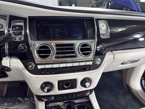 Used 2019 Rolls-Royce Ghost image 16