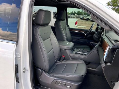 Used 2025 GMC Sierra 2500 Denali w/ Denali Reserve Package AWD/4WD image 30