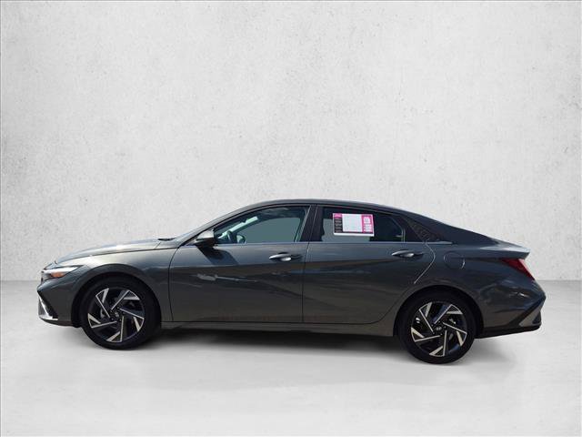 Used 2025 Hyundai Elantra SEL FWD image 9