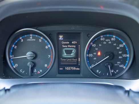 Used 2018 Toyota RAV4 XLE image 30