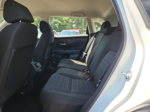 Used 2025 Honda HR-V LX image 11