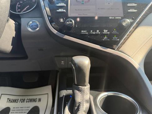 Used 2018 Toyota Camry XLE w/ Audio Package image 11