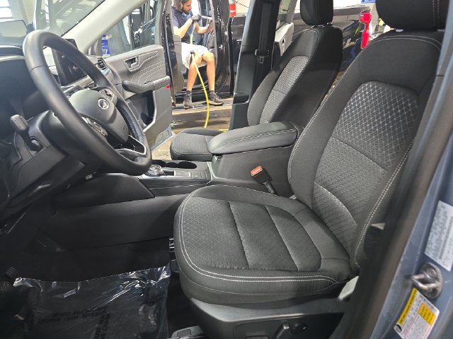 Used 2024 Ford Escape Active AWD/4WD image 17