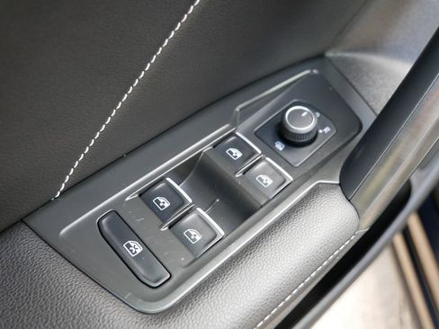 Used 2024 Volkswagen Tiguan Wolfsburg Edition FWD image 21