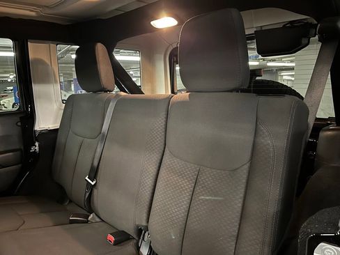 Used 2017 Jeep Wrangler Unlimited Sport w/ Quick Order Package 24S image 15