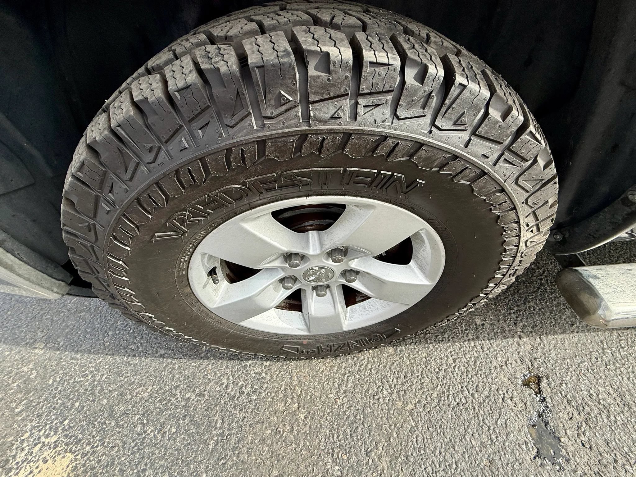 Used 2013 RAM 1500 ST w/ SXT Appearance Group AWD/4WD image 18