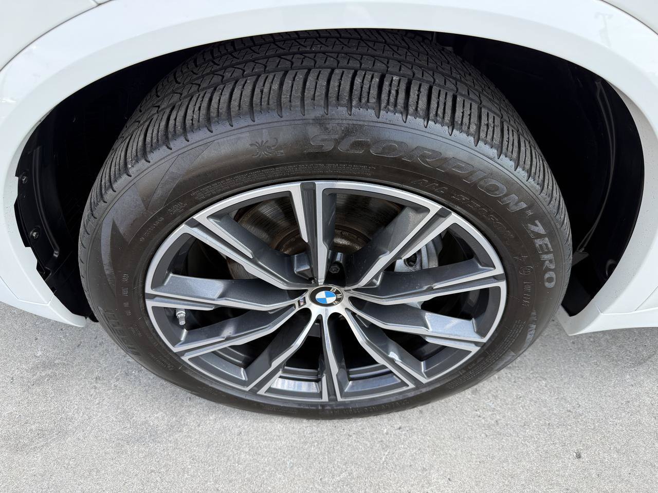 Used 2024 BMW X5 xDrive40i w/ M Sport Package AWD/4WD image 56