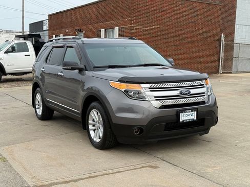 Used 2013 Ford Explorer XLT AWD/4WD image 4