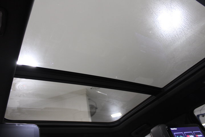 Used 2023 GMC Yukon Denali Ultimate AWD/4WD image 3