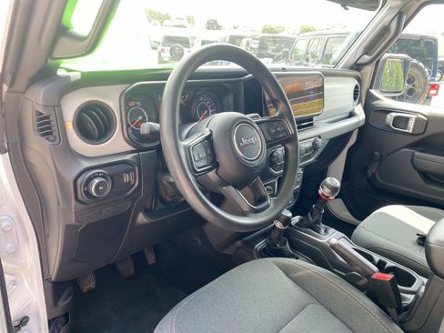 Used 2024 Jeep Wrangler Unlimited Sport AWD/4WD image 24