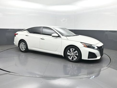 Used 2023 Nissan Altima 2.5 S FWD image 28