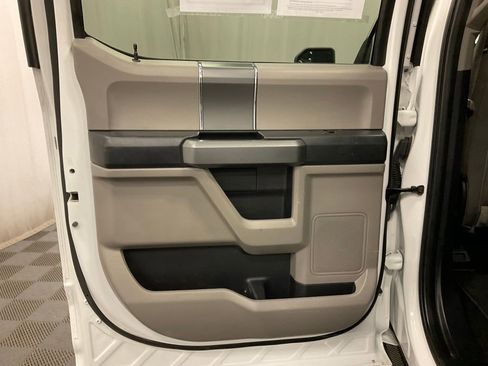 Used 2019 Ford F150 XLT w/ Equipment Group 302A Luxury AWD/4WD image 27
