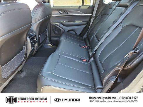 Used 2025 Jeep Grand Cherokee Limited w/ Luxury Tech Group II AWD/4WD image 19