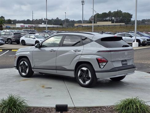 Used 2024 Hyundai Kona SEL image 4