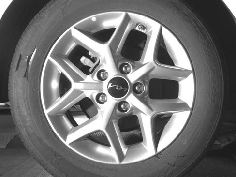 Used 2025 Kia Soul LX w/ LX Technology Package FWD image 15