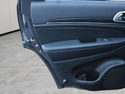 Used 2021 Jeep Grand Cherokee Limited image 21