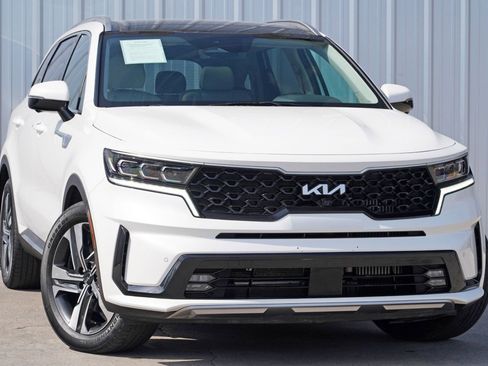 Used 2023 Kia Sorento SX Prestige image 2