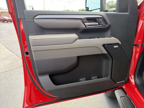 New 2026 Chevrolet Silverado 2500 ZR2 image 10